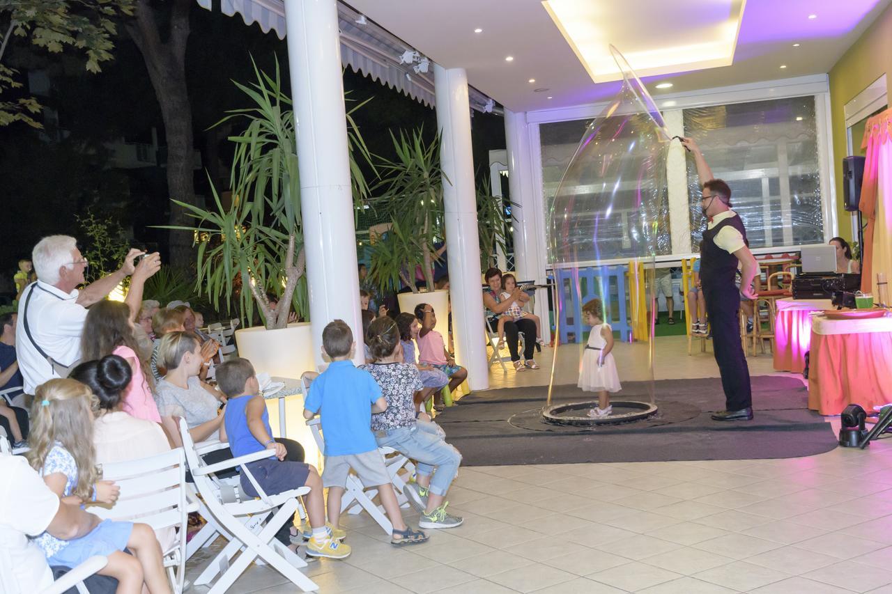 Mondial Hotel Cervia Exterior photo