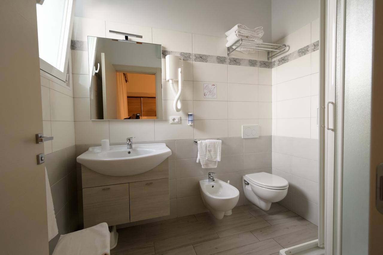 Mondial Hotel Cervia Exterior photo