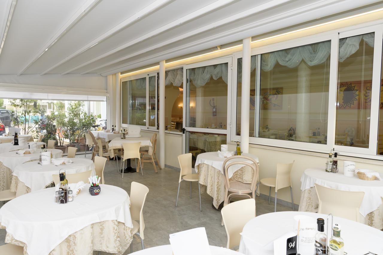 Mondial Hotel Cervia Exterior photo
