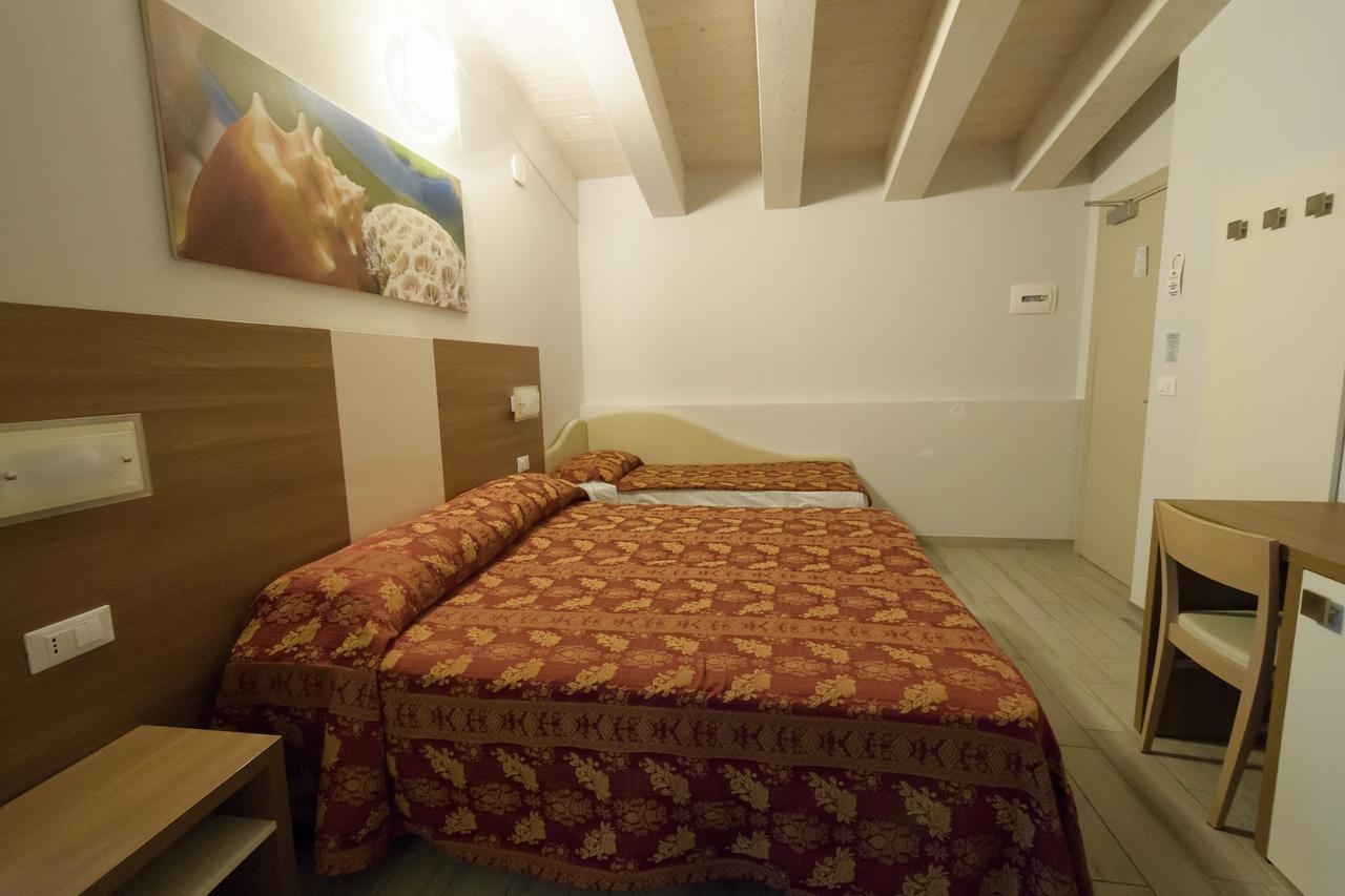 Mondial Hotel Cervia Exterior photo